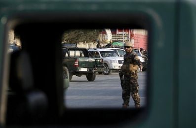 Al menos 4 muertos en un ataque suicida cerca de un estadio de críquet en Kabul Al menos 4 muertos en un ataque suicida cerca de un estadio de críquet en Kabul