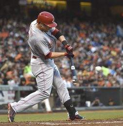 4-2. Cozart pegó dos jonrones en el triunfo de los Rojos 4-2. Cozart pegó dos jonrones en el triunfo de los Rojos