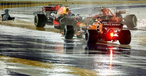 Alonso abandona el Gran Premio de Singapur por pérdida de potencia Alonso abandona el Gran Premio de Singapur por pérdida de potencia