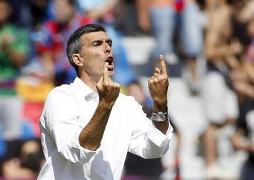 Muñiz cita a dos canteranos para completar el entrenamiento Muñiz cita a dos canteranos para completar el entrenamiento