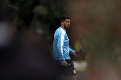 Luis Suárez pide por un fútbol uruguayo "en paz y sin violencia" Luis Suárez pide por un fútbol uruguayo "en paz y sin violencia"