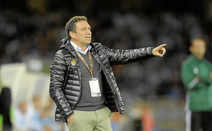 Eusebio no logra cortar la sangría defensiva. Eusebio no logra cortar la sangría defensiva.