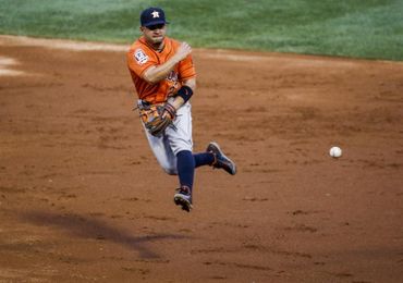 4-3. Altuve gana el título de bateo y los Astros vencen a los Medias Rojas 4-3. Altuve gana el título de bateo y los Astros vencen a los Medias Rojas