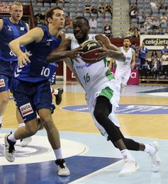 94-60. El Gipuzkoa suma su primer triunfo tras castigar a un Betis muy flojo 94-60. El Gipuzkoa suma su primer triunfo tras castigar a un Betis muy flojo