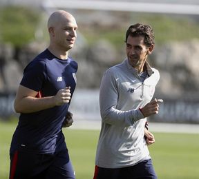 Yeray ya toca balón en Lezama y Raúl García trabaja al margen Yeray ya toca balón en Lezama y Raúl García trabaja al margen