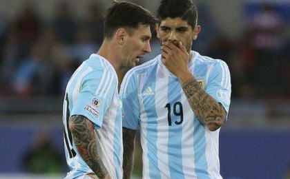 La repesca de Argentina dejaría el Barça-Sevilla sin Banega y Messi La repesca de Argentina dejaría el Barça-Sevilla sin Banega y Messi