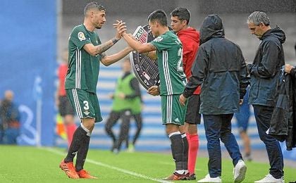 Javi García apura para jugar contra el Valencia Javi García apura para jugar contra el Valencia