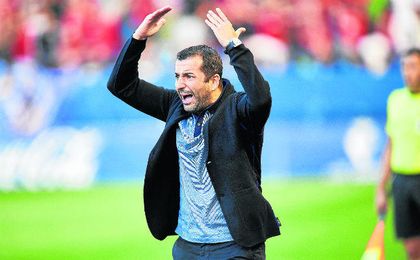 Diego Martínez comenzó su andadura en Osasuna recibiendo al Sevilla Atlético en Pamplona. Diego Martínez comenzó su andadura en Osasuna recibiendo al Sevilla Atlético en Pamplona.