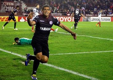 Lanús y San Lorenzo lograron sendos triunfos en el inicio de la sexta jornada Lanús y San Lorenzo lograron sendos triunfos en el inicio de la sexta jornada