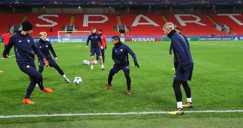 El Sevilla recupera al danés Kjaer y el Spartak sale con defensa de cuatro El Sevilla recupera al danés Kjaer y el Spartak sale con defensa de cuatro