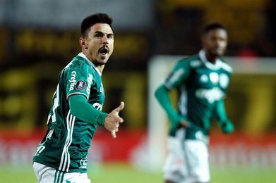 Gremio y Palmeiras se miden para presionar al líder Corinthians Gremio y Palmeiras se miden para presionar al líder Corinthians