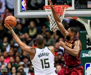 97-116. James mantiene a los Cavaliers en el camino del triunfo 97-116. James mantiene a los Cavaliers en el camino del triunfo