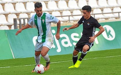 Imagen del partido entre el Córdoba B y el Betis Deportivo. Imagen del partido entre el Córdoba B y el Betis Deportivo.