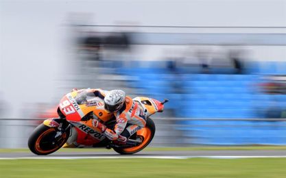 Márquez recupera el protagonismo con caída Márquez recupera el protagonismo con caída