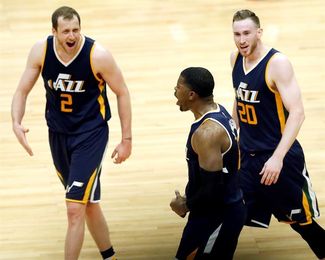 96-87. Ingles conduce el ataque de los Jazz 96-87. Ingles conduce el ataque de los Jazz