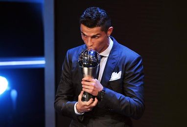 Ronaldo, el orgullo de Portugal tras su quinto premio "The Best" Ronaldo, el orgullo de Portugal tras su quinto premio "The Best"