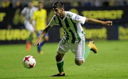 Redru, en un lance del partido ante el Cádiz. Redru, en un lance del partido ante el Cádiz.