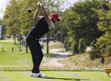 Dustin Johnson se hace con el liderato y Rafa Cabrera es décimo Dustin Johnson se hace con el liderato y Rafa Cabrera es décimo