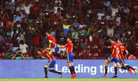 Inglaterra y España buscan en la India la corona que les falta Inglaterra y España buscan en la India la corona que les falta
