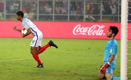 5-2. España desperdicia un 2-0 e Inglaterra logra su primer título 5-2. España desperdicia un 2-0 e Inglaterra logra su primer título