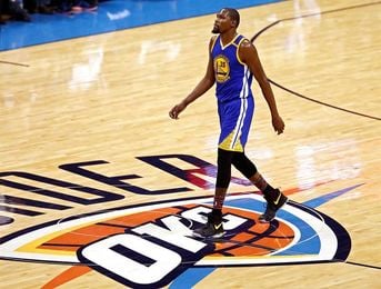 107-115. Bradley y Jackson pueden con los Warriors de Durant y Curry 107-115. Bradley y Jackson pueden con los Warriors de Durant y Curry