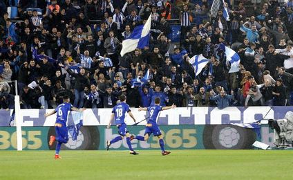 1-0. Santos rubrica la primera victoria del Alavés en su feudov 1-0. Santos rubrica la primera victoria del Alavés en su feudov