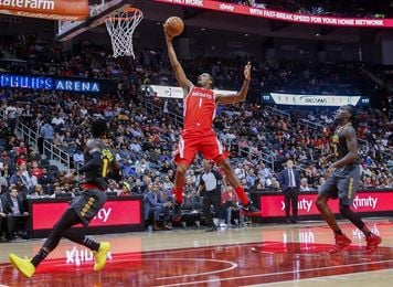 James logra marca y los Cavaliers rompen su racha perdedora; ganan Celtics y Rockets James logra marca y los Cavaliers rompen su racha perdedora; ganan Celtics y Rockets