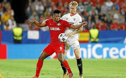 Kjaer, junto a Zé Luís en el partido ante el Spartak. Kjaer, junto a Zé Luís en el partido ante el Spartak.