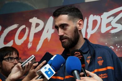 Sastre: Es un orgullo ir convocado con España pero hay que jugar con Valencia Sastre: Es un orgullo ir convocado con España pero hay que jugar con Valencia