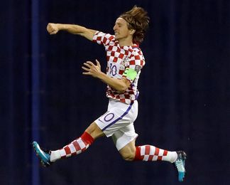 Modric y Rakitic advierten contra la euforia tras la victoria ante Grecia Modric y Rakitic advierten contra la euforia tras la victoria ante Grecia