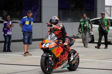Oliveira doblega a Bagnaia en los últimos minutos Oliveira doblega a Bagnaia en los últimos minutos