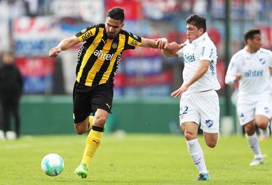 Peñarol, Defensor y Nacional persiguen nuevos triunfos en busca del título Peñarol, Defensor y Nacional persiguen nuevos triunfos en busca del título