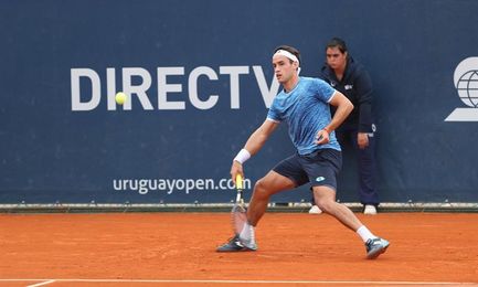 El tenista portugués Elias y el argentino Kicker avanzan a las semifinales del Abierto de Uruguay El tenista portugués Elias y el argentino Kicker avanzan a las semifinales del Abierto de Uruguay