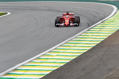 Vettel: "creo que me acobardé un poco en la frenada de la curva 1" Vettel: "creo que me acobardé un poco en la frenada de la curva 1"