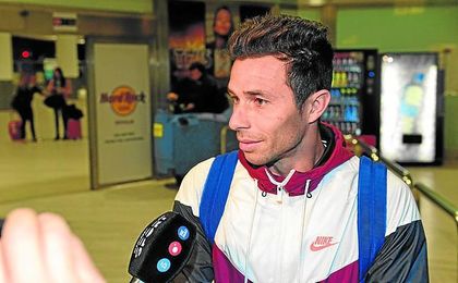 Rubén quiere agrandar su leyenda como jugador del Betis y asume el reto de ganarse la confianza de Setién. Rubén quiere agrandar su leyenda como jugador del Betis y asume el reto de ganarse la confianza de Setién.