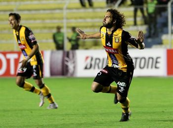 The Strongest vence a domicilio al Petrolero y da caza al Bolívar en la cima del fútbol en Bolivia The Strongest vence a domicilio al Petrolero y da caza al Bolívar en la cima del fútbol en Bolivia