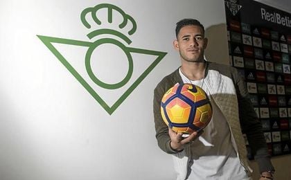 El Betis avanza con el ´nuevo Sanabria´. El Betis avanza con el ´nuevo Sanabria´.