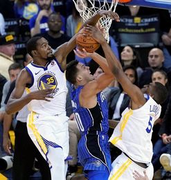 110-100. Durant suple la ausencia de Curry y los Warriors logran su séptimo triunfo 110-100. Durant suple la ausencia de Curry y los Warriors logran su séptimo triunfo