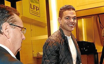 Ben Arfa a su llegada a la sede de la Liga de Fútbol francesa. Ben Arfa a su llegada a la sede de la Liga de Fútbol francesa.