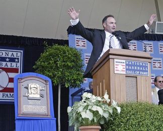 Paul Molitor y Torey Lovullo fueron elegidos los Manejadores del Año Paul Molitor y Torey Lovullo fueron elegidos los Manejadores del Año