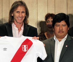 El presidente de la FPF confía en que Gareca seguirá con Perú tras el Mundial El presidente de la FPF confía en que Gareca seguirá con Perú tras el Mundial