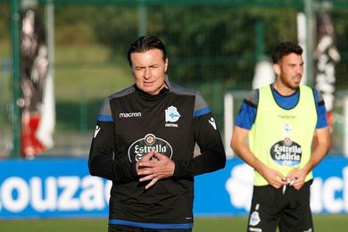 Cristóbal idea repetir equipo salvo la entrada de Valentín por la baja de Juanfran Cristóbal idea repetir equipo salvo la entrada de Valentín por la baja de Juanfran
