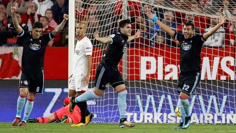 2-1. El Sevilla se afianza arriba pero no convence 2-1. El Sevilla se afianza arriba pero no convence