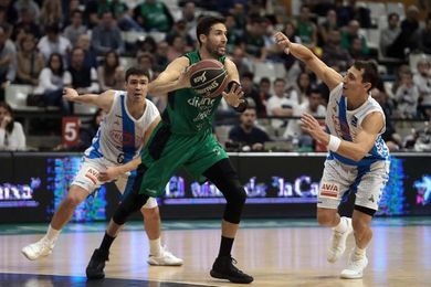 76-67. La ´Penya´ se hace fuerte en casa 76-67. La ´Penya´ se hace fuerte en casa