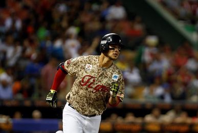Leones barren a Tigres y se afianzan en la cima de la LVBP Leones barren a Tigres y se afianzan en la cima de la LVBP
