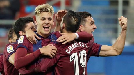 Charles (Eibar) alcanza los cuatro goles con un doblete al Betis Charles (Eibar) alcanza los cuatro goles con un doblete al Betis