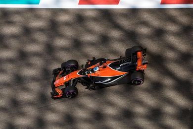 Hamilton, el más rápido en los libres de Abu Dabi; Alonso décimo y Pérez el 7 Hamilton, el más rápido en los libres de Abu Dabi; Alonso décimo y Pérez el 7