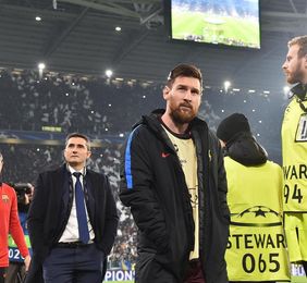 Messi no habla de su renovación en la entrega de la Bota de Oro Messi no habla de su renovación en la entrega de la Bota de Oro