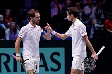 2-1 Francia vence en el dobles y acaricia el décimo título de la Copa Davis 2-1 Francia vence en el dobles y acaricia el décimo título de la Copa Davis