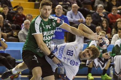 26-31. El Ademar, obligado a ganar en Noruega tras caer derrotado ante Skjern 26-31. El Ademar, obligado a ganar en Noruega tras caer derrotado ante Skjern